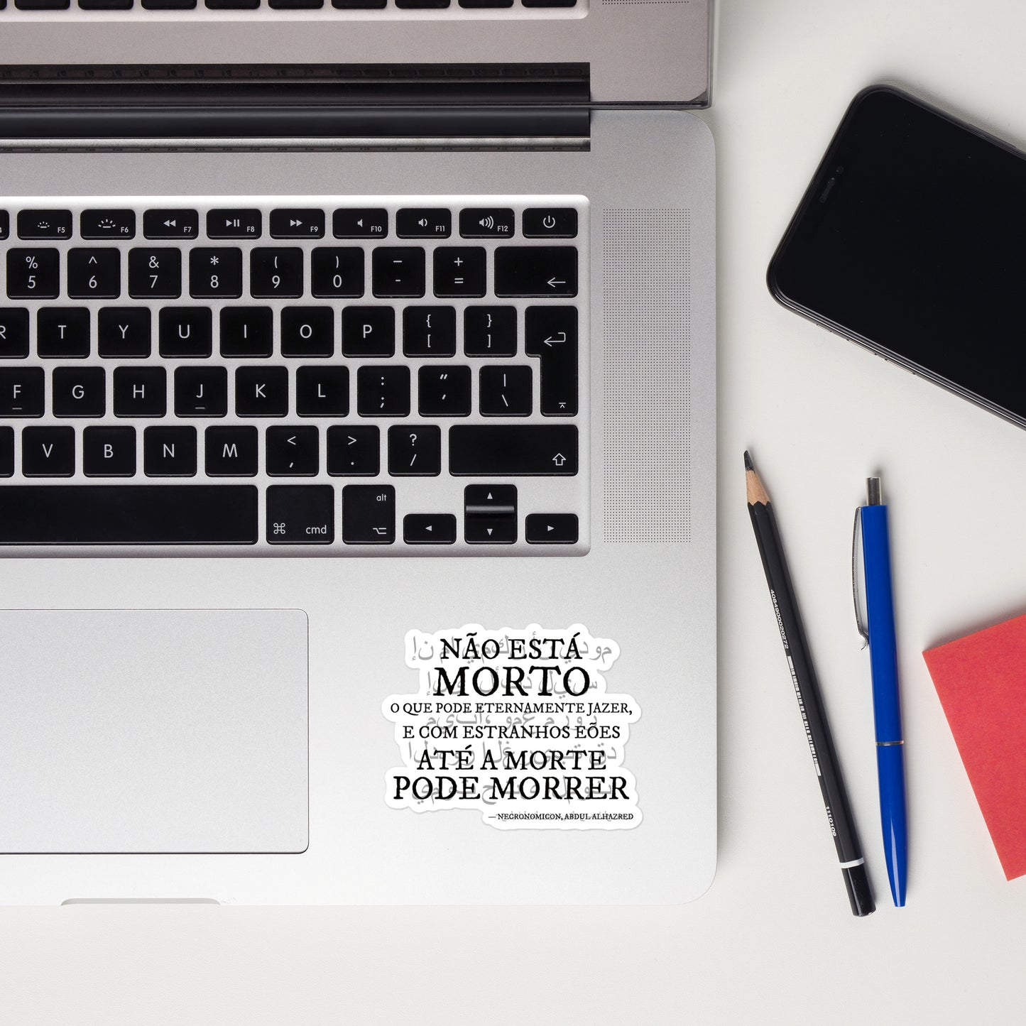 «Não está morto…» – O verso do Necronomicon em árabe e português Adesivos sem Bolhas
