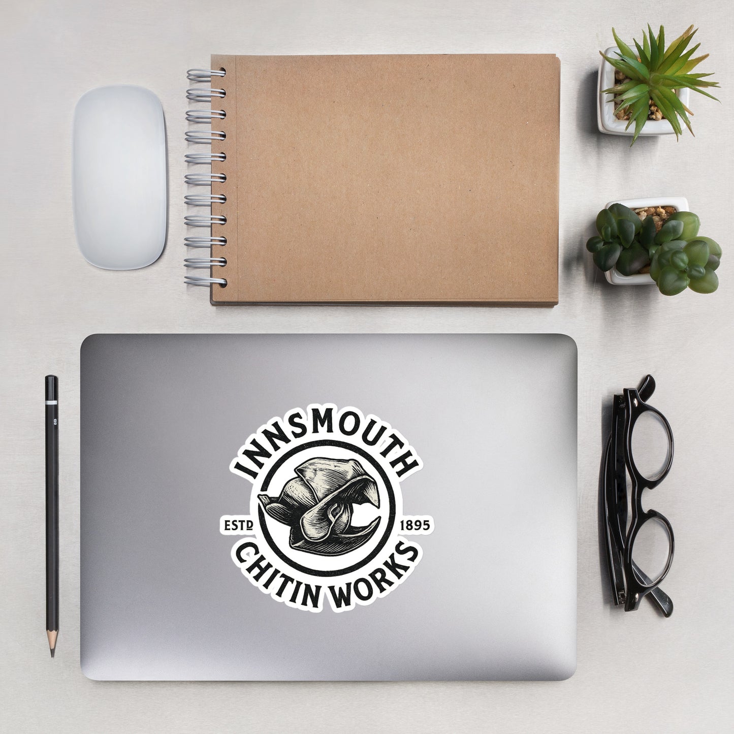Innsmouth Chitin Works – Vintage Monochrome Logo Blasenfreie Aufkleber